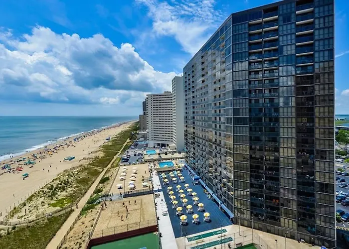 Spacious & Bright Beachfront With Ocean Views From Balcony & Pool