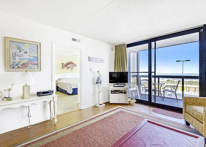 Holiday home Spacious & Bright Beachfront With Ocean Views From Balcony & Pool