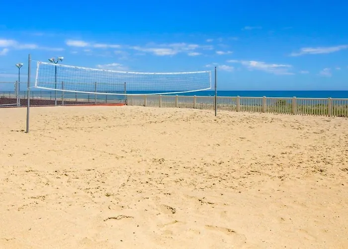 Spacious & Bright Beachfront With Ocean Views From Balcony & Pool Holiday home Ocean City
