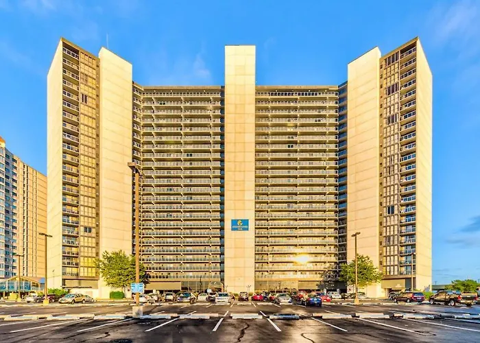 Spacious & Bright Beachfront With Ocean Views From Balcony & Pool * Ocean City